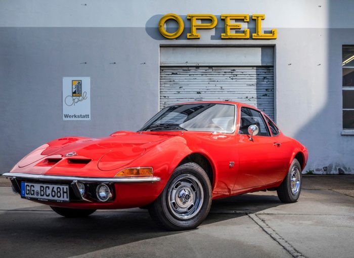 Traum von einem Auto: Für den Opel GT gilt auch nach 50 Jahren noch immer der Wahlspruch „Nur Fliegen ist schöner…“.