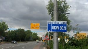 Radio Rüsselsheim Strassenschild, Varkausstrasse, Foto Achim Weidner