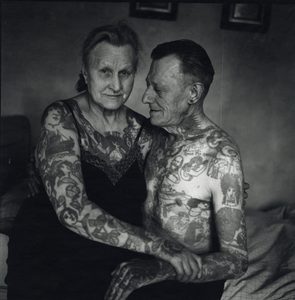 Foto: Herbert Hoffmann, Emma und Oskar Manischweski, Berlin, 1958, Courtesy GRAUWERT Hamburg & Galerie Gebr&uuml;der Lehmann Dresden